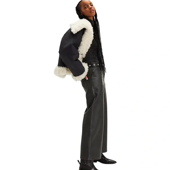 Kiki Sherpa Jacket in Black Combo | Size Small | NWT - Picture 5 of 13